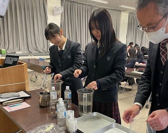 【CSR】兵庫県立農業高等学校での香料講義への協力（社会の一員として）
